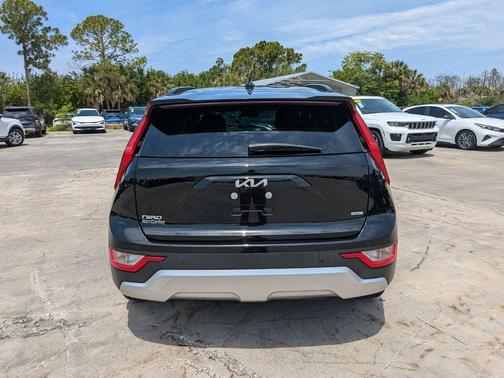 Aurora Black 2024 Kia Niro EX