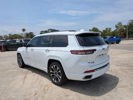 Bright White Clearcoat 2022 Jeep Grand Cherokee L Overland