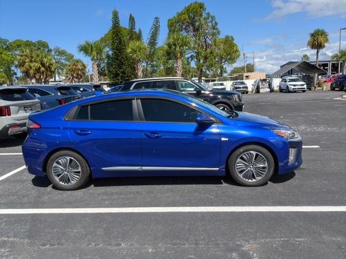 2020 Hyundai IONIQ Plug-In Hybrid SE