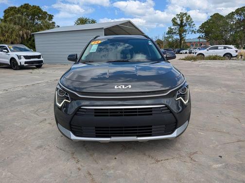 Graphite Gray 2024 Kia Niro LX
