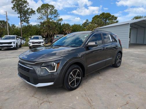 Graphite Gray 2024 Kia Niro LX