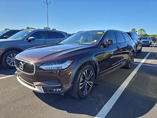 2018 Volvo V90 Cross Country T5