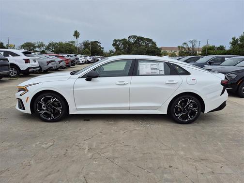 2025 Kia K5 GT-Line