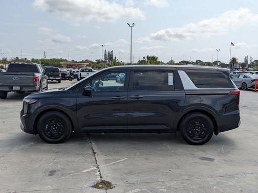 Metal 2026 Kia Carnival LX