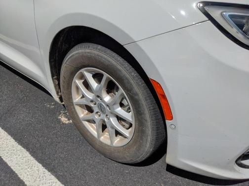 2022 Chrysler Pacifica Touring-L