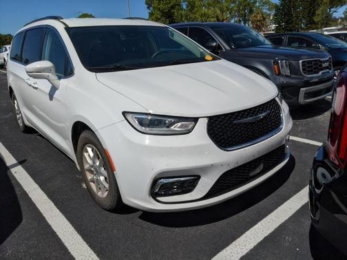 2022 Chrysler Pacifica Touring-L