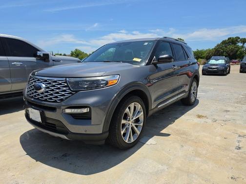 Gray Metallic 2021 Ford Explorer Platinum