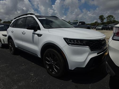 Glacial White Pearl 2023 Kia Sorento X-Line EX