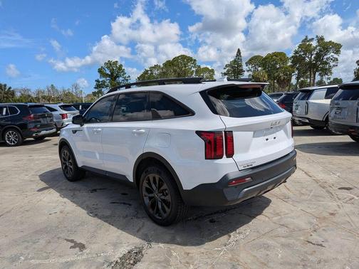 Glacial White Pearl 2023 Kia Sorento X-Line EX
