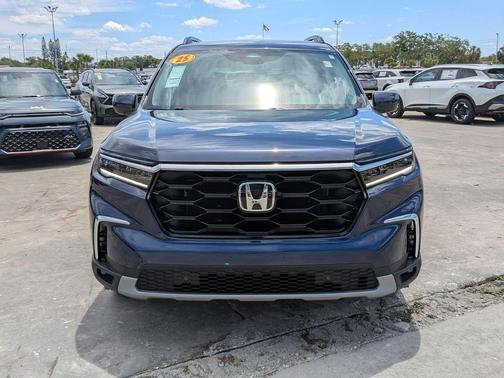 Obsidian Blue 2025 Honda Pilot Touring