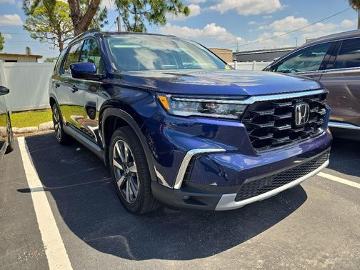 Obsidian Blue 2025 Honda Pilot Touring