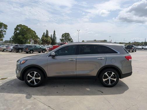 Titanium Silver 2017 Kia Sorento EX