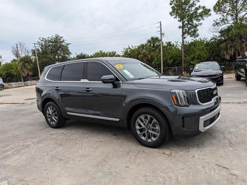 2023 Kia Telluride LX