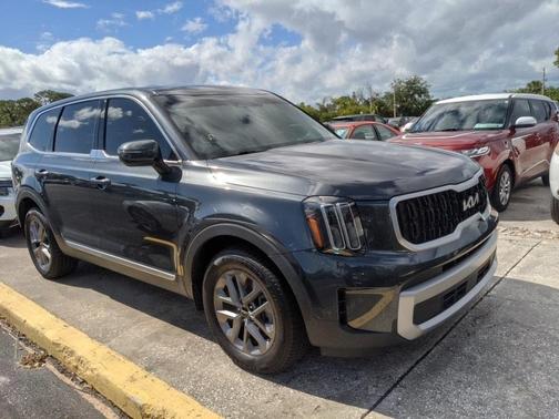 2023 Kia Telluride LX