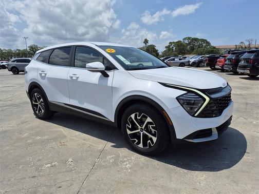2024 Kia Sportage EX