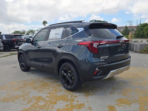 Gravity Gray 2026 Kia Seltos EX