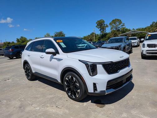Glacial White Pearl 2024 Kia Sorento EX