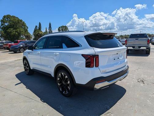 Glacial White Pearl 2024 Kia Sorento EX