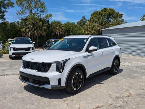 Glacial White Pearl 2025 Kia Sorento S