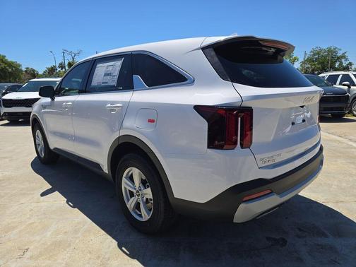 Glacial White Pearl 2026 Kia Sorento LX