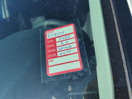 Glacial White Pearl 2023 Kia Sorento LX