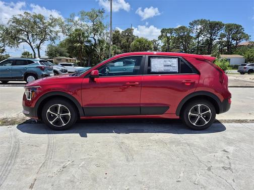 2025 Kia Niro LX