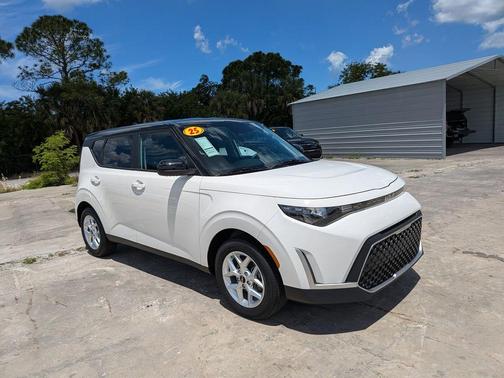 Clear White / Black Roof 2025 Kia Soul S