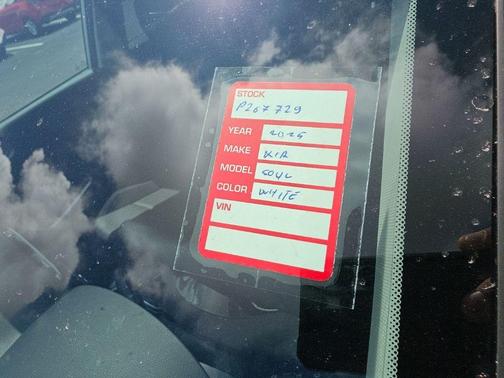Clear White / Black Roof 2025 Kia Soul S