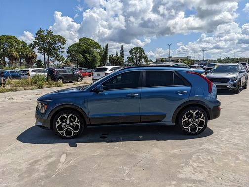 2024 Kia Niro Plug-In Hybrid SX Touring