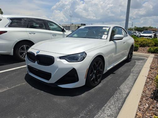 Mineral White Metallic 2025 BMW 230 i