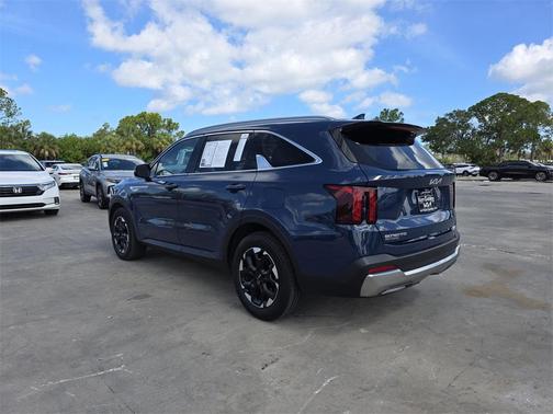 2024 Kia Sorento S