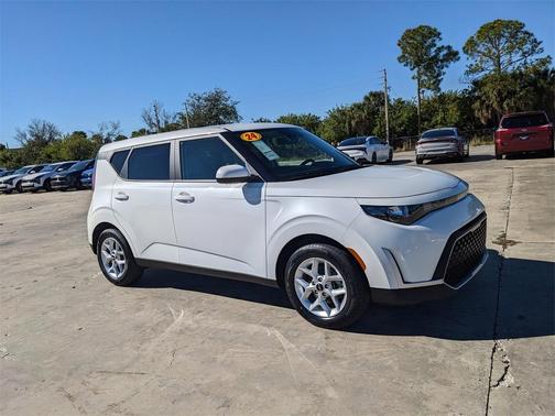 2024 Kia Soul LX