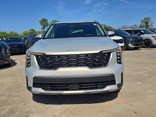 Ivory Silver 2026 Kia Sorento LX