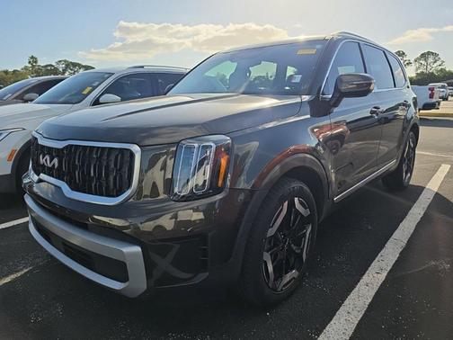 Dark Moss 2024 Kia Telluride EX