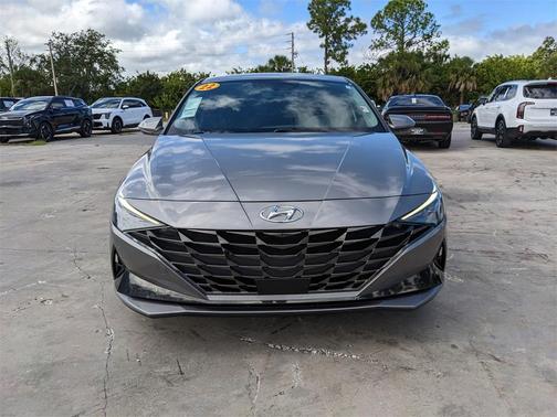 2022 Hyundai ELANTRA Limited
