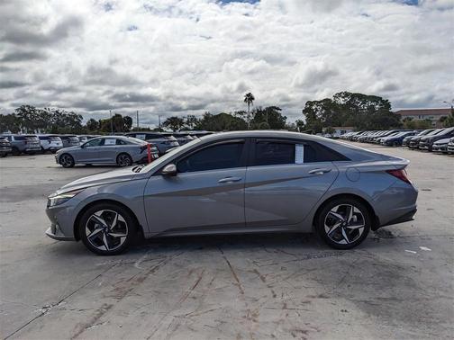 2022 Hyundai ELANTRA Limited