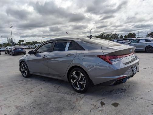 2022 Hyundai ELANTRA Limited