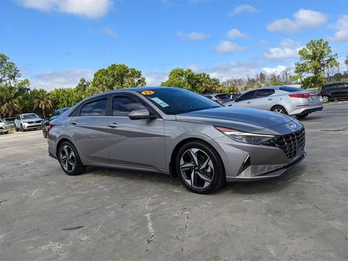 2022 Hyundai ELANTRA Limited