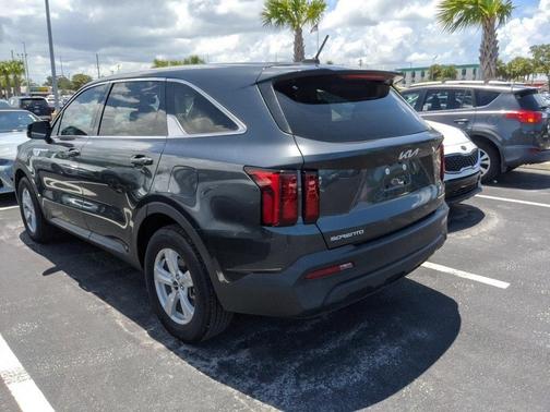 2023 Kia Sorento LX