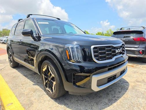 Ebony Black 2024 Kia Telluride S