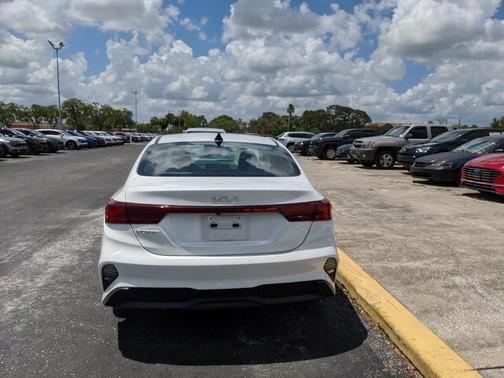 2023 Kia Forte LXS