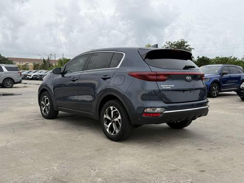 Pacific Blue 2021 Kia Sportage LX