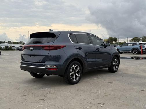 Pacific Blue 2021 Kia Sportage LX