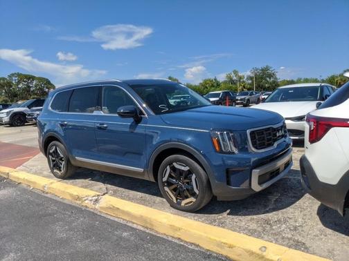 2023 Kia Telluride S