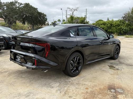 2025 Kia K4 GT-Line Turbo