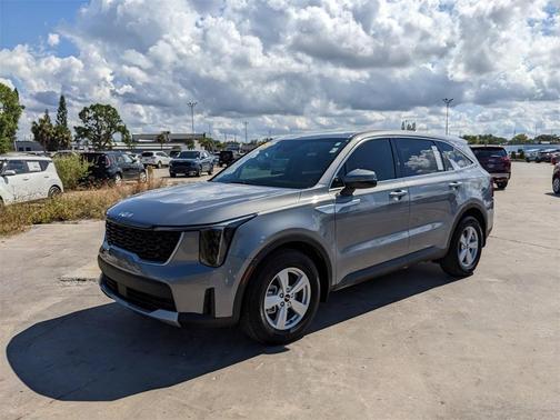 2025 Kia Sorento LX
