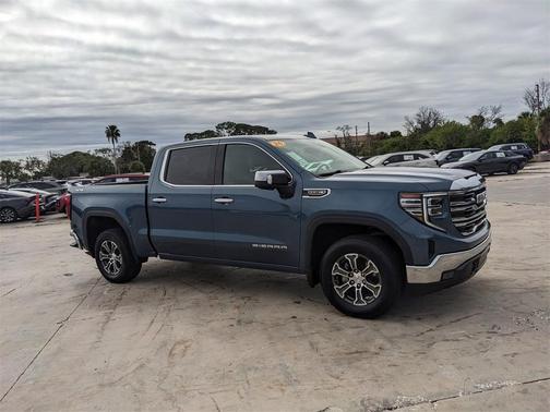 2024 GMC Sierra 1500 SLT