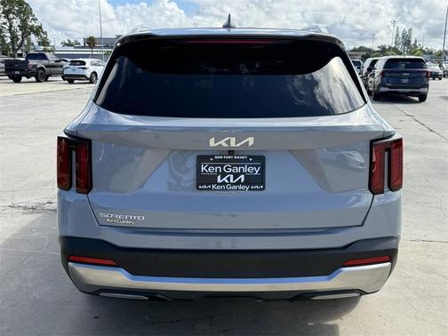 2025 Kia Sorento S