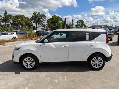 2022 Kia Soul LX
