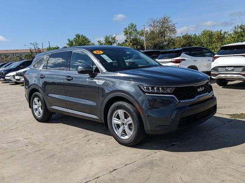 2023 Kia Sorento LX